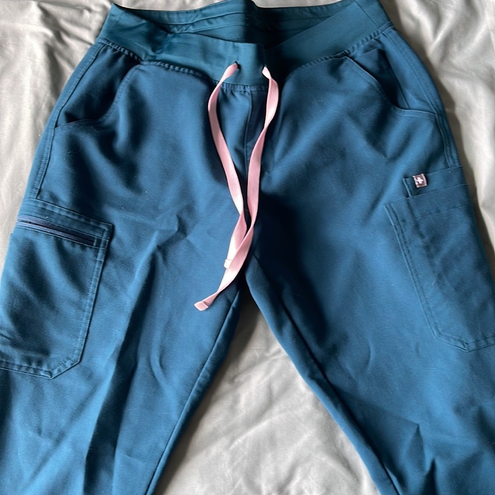 Figs  Scrub Set with Pink Accents - Picture 3 of 3